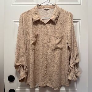 Olive & Oak Leopard Print Baddie Cream Button Down Blouse Large